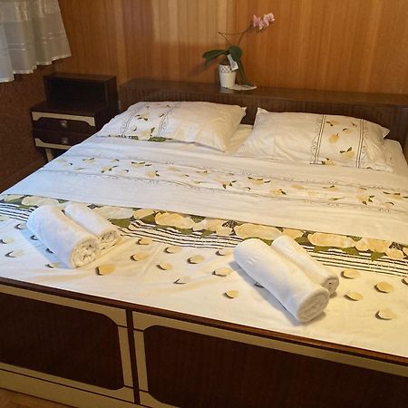 7 Flower Street Apartment 셈페터프리고리치 외부 사진