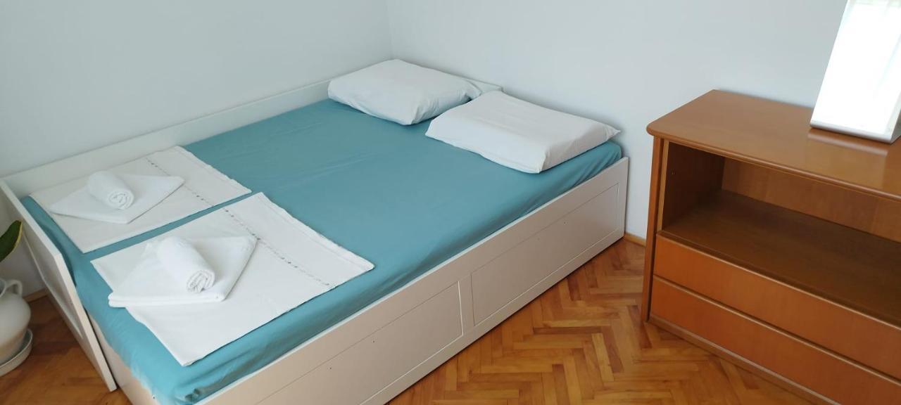 7 Flower Street Apartment 셈페터프리고리치 외부 사진