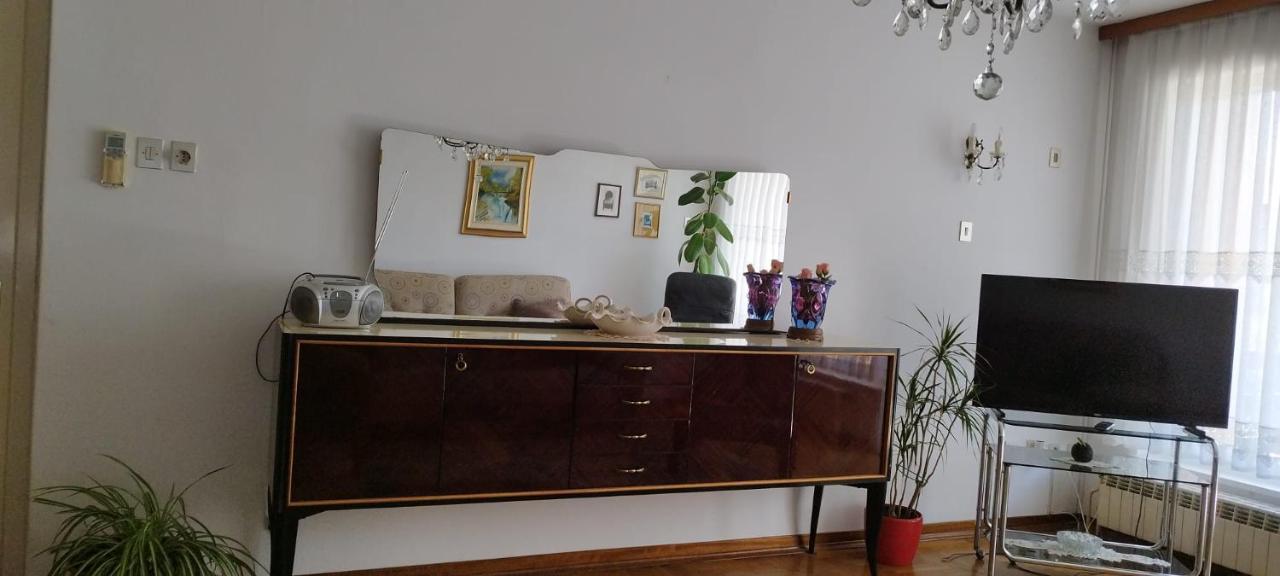 7 Flower Street Apartment 셈페터프리고리치 외부 사진